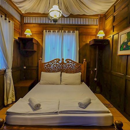 Rumah Stroberi Organic Farm & Family Lodge Лембанг Екстер'єр фото