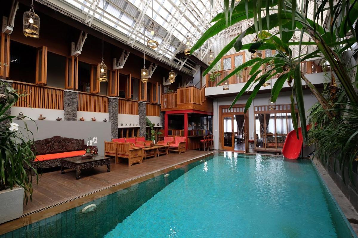 Rumah Stroberi Organic Farm & Family Lodge Лембанг Екстер'єр фото