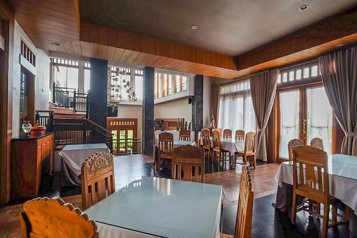 Rumah Stroberi Organic Farm & Family Lodge Лембанг Екстер'єр фото