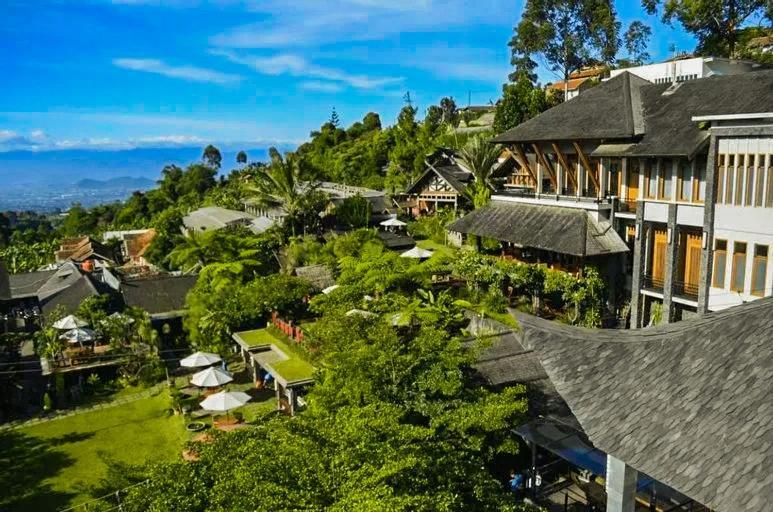 Rumah Stroberi Organic Farm & Family Lodge Лембанг Екстер'єр фото