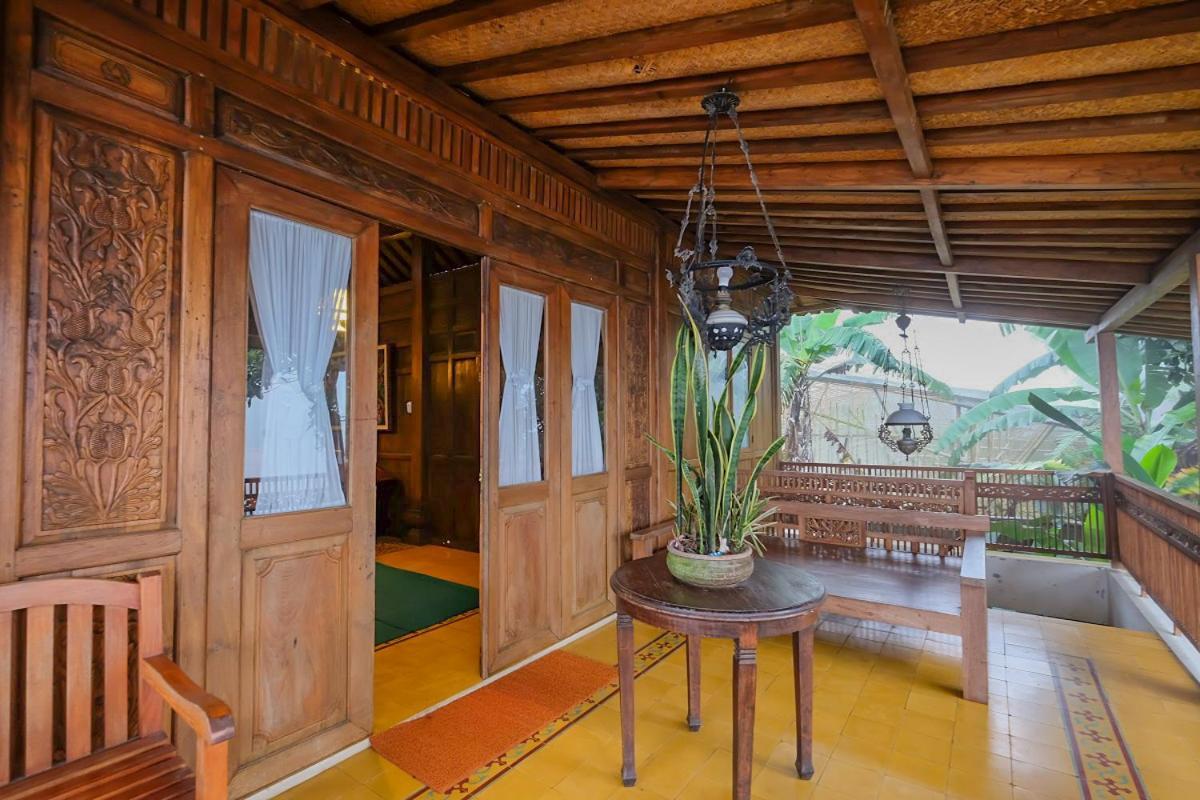 Rumah Stroberi Organic Farm & Family Lodge Лембанг Екстер'єр фото